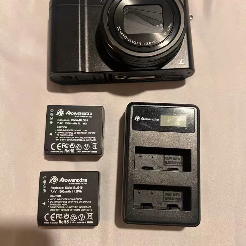 Umi / Lumix Style Compact Digital Camera — Black